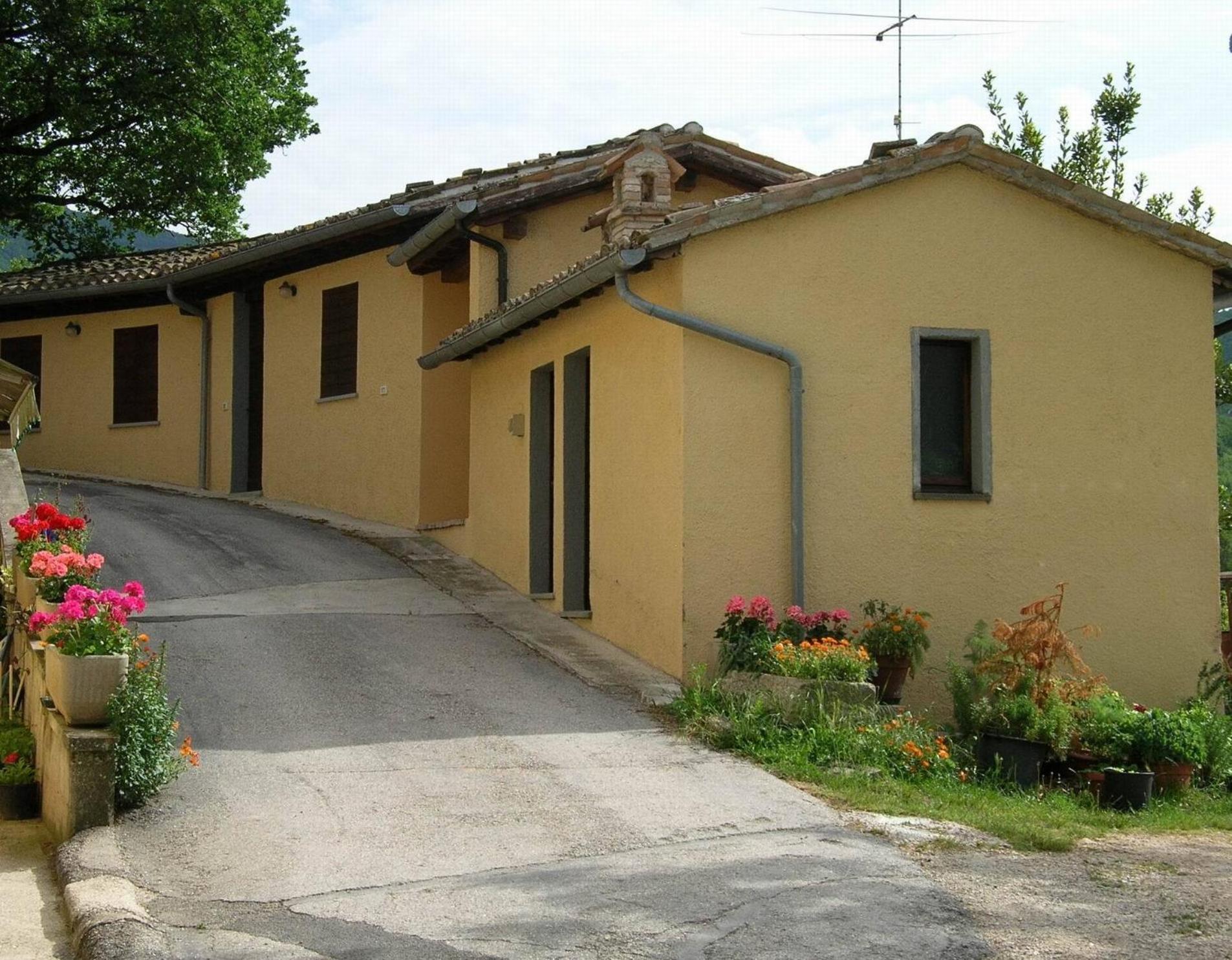 Agriturismo Orsaiola Urbania Luaran gambar