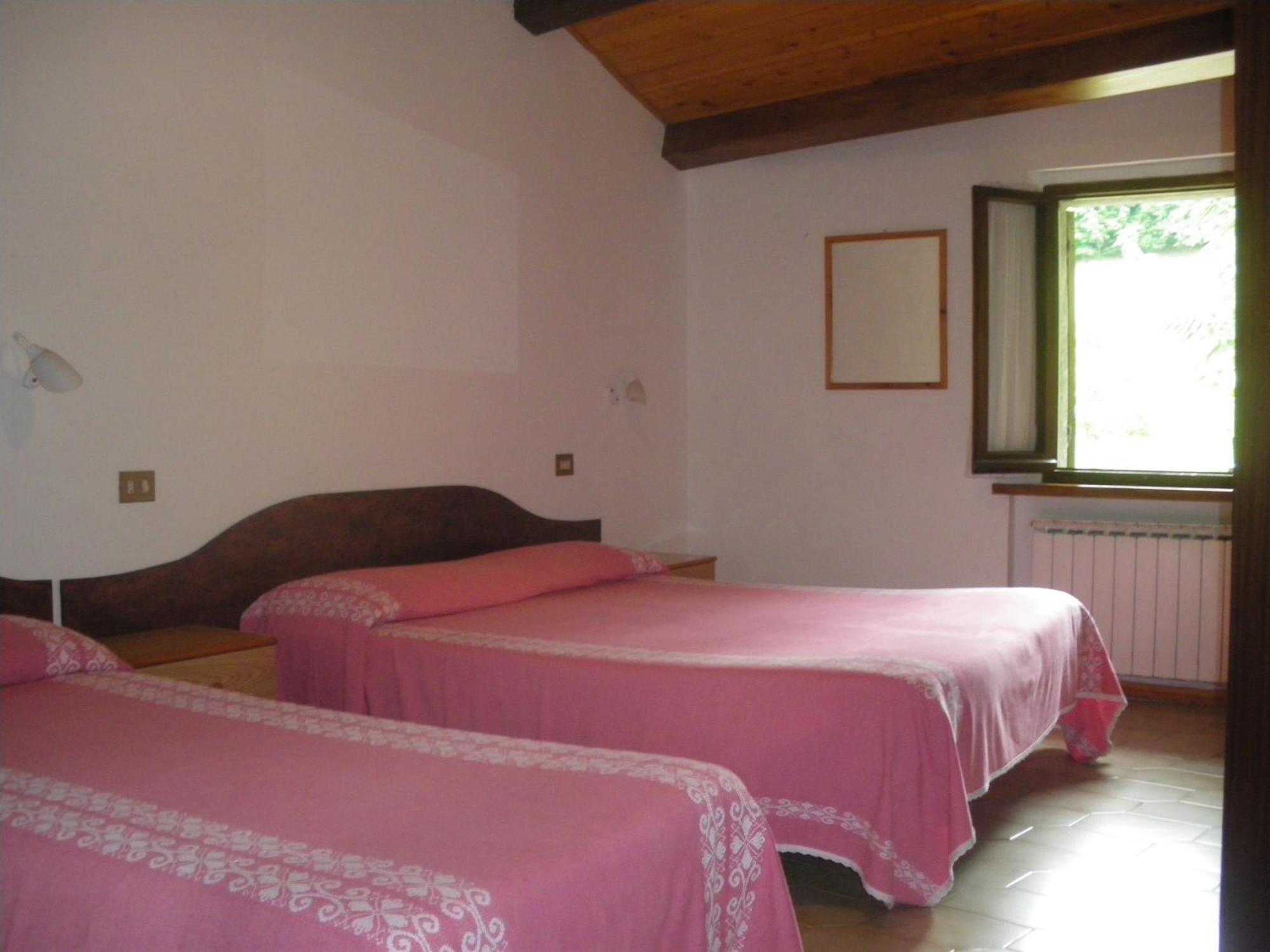 Agriturismo Orsaiola Urbania Luaran gambar
