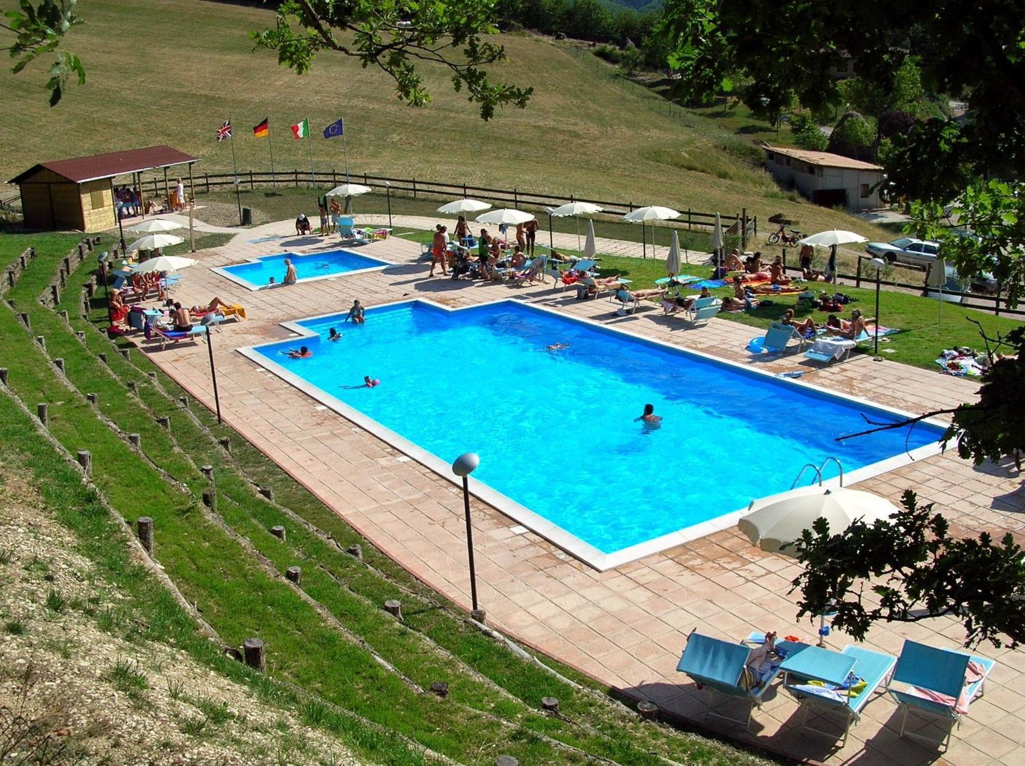 Agriturismo Orsaiola Urbania Luaran gambar