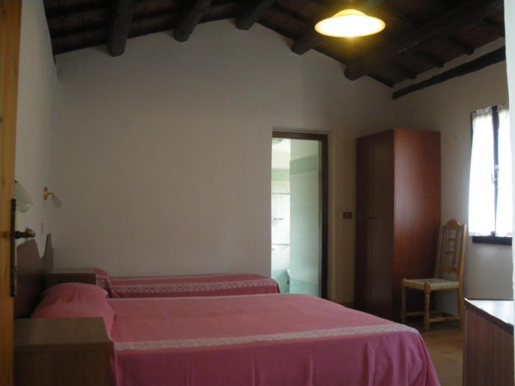 Agriturismo Orsaiola Urbania Bilik gambar