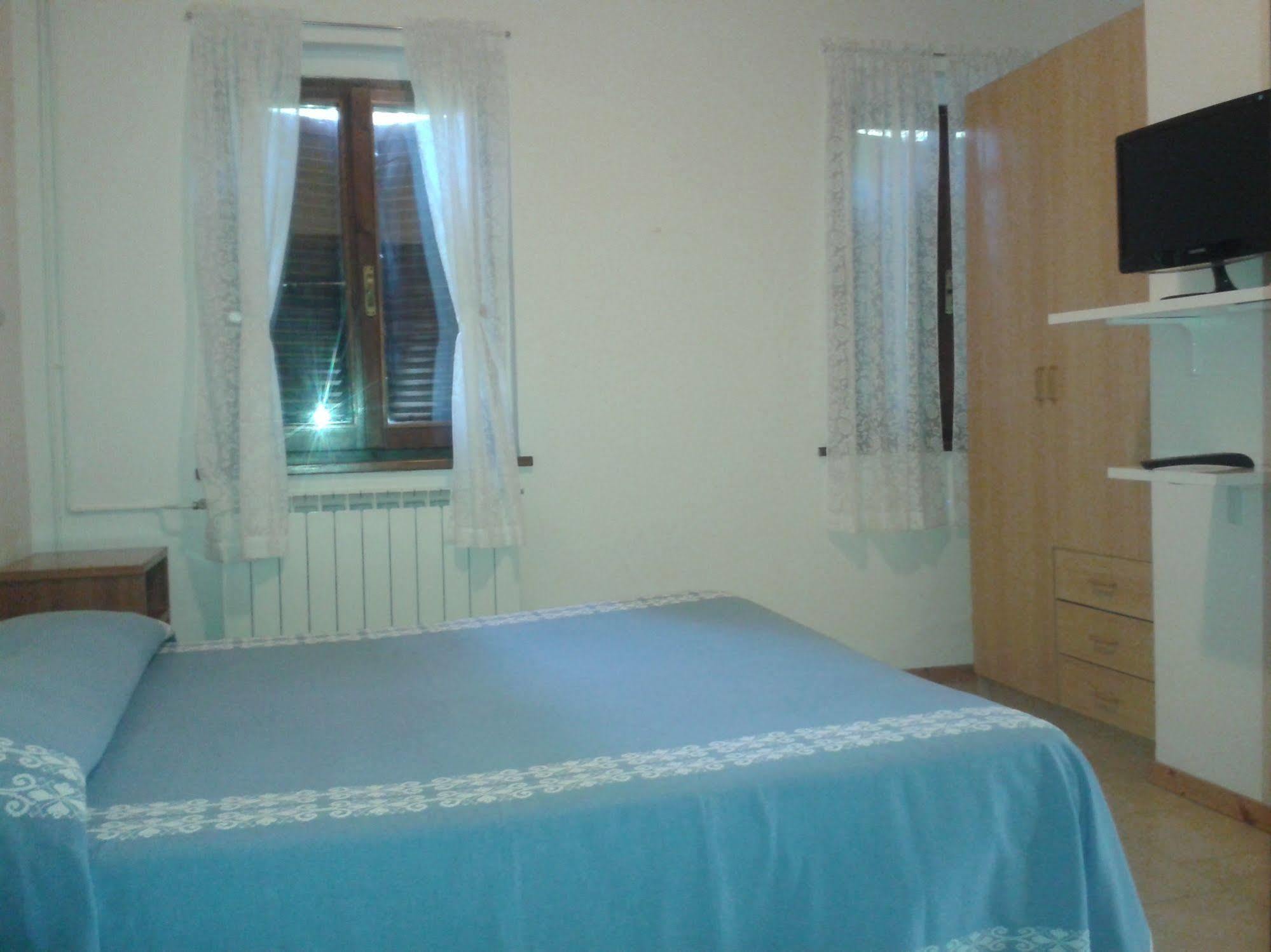 Agriturismo Orsaiola Urbania Luaran gambar